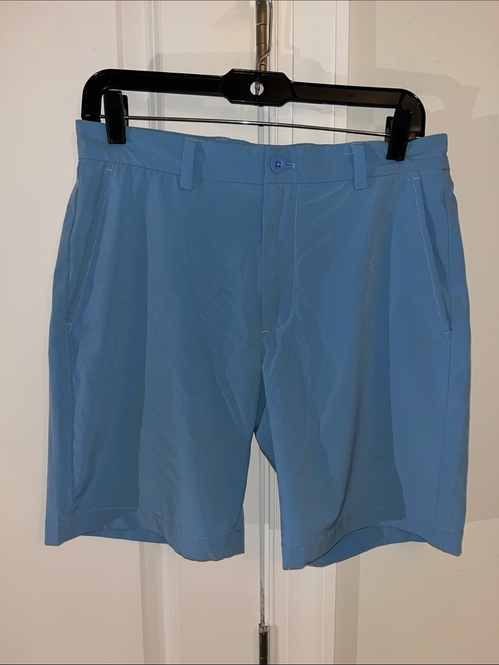 Vineyard vines Performance UNC North Carolina Blue 8” flat front shorts 30 / S